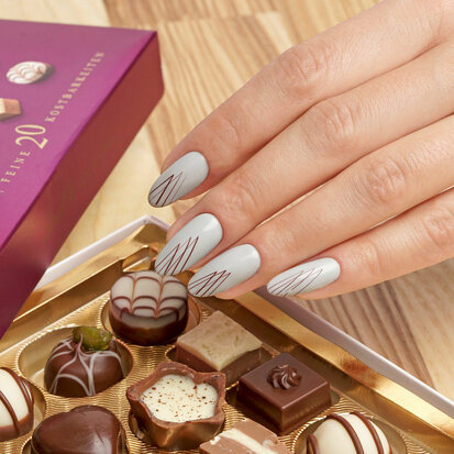 11 | Semilac | Spider Gum | Milk Chocolate | Nailart 